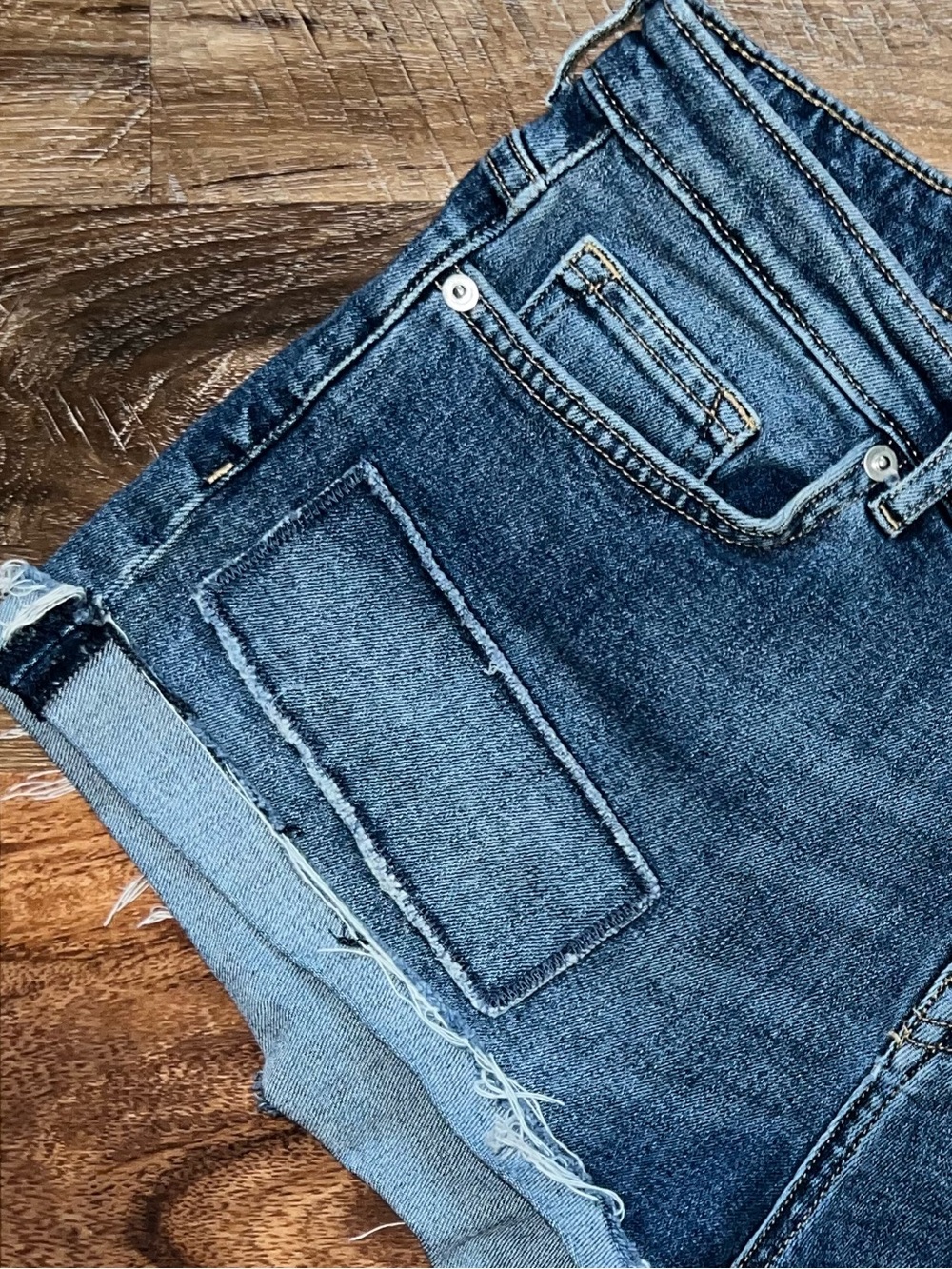 H&M Dark Blue Distressed Frayed Rolled Cuff Denim Shorts, Size 8 - Picture 6 of 7